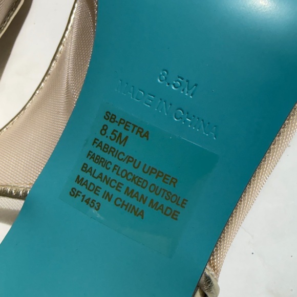 New Betsey Johnson Women's Petra Flower Applique Slingback Pumps sz 8.5 - Picture 9 of 10